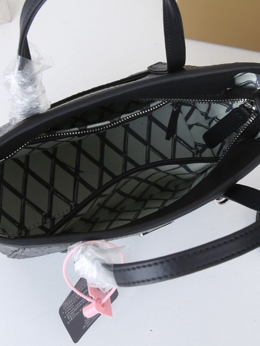 MCM Tote Bag - Picture 9 of 11